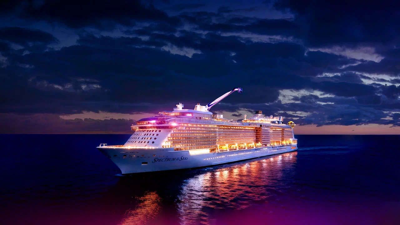 Круизный лайнер Spectrum of the Seas //Фото Royal Caribbean
